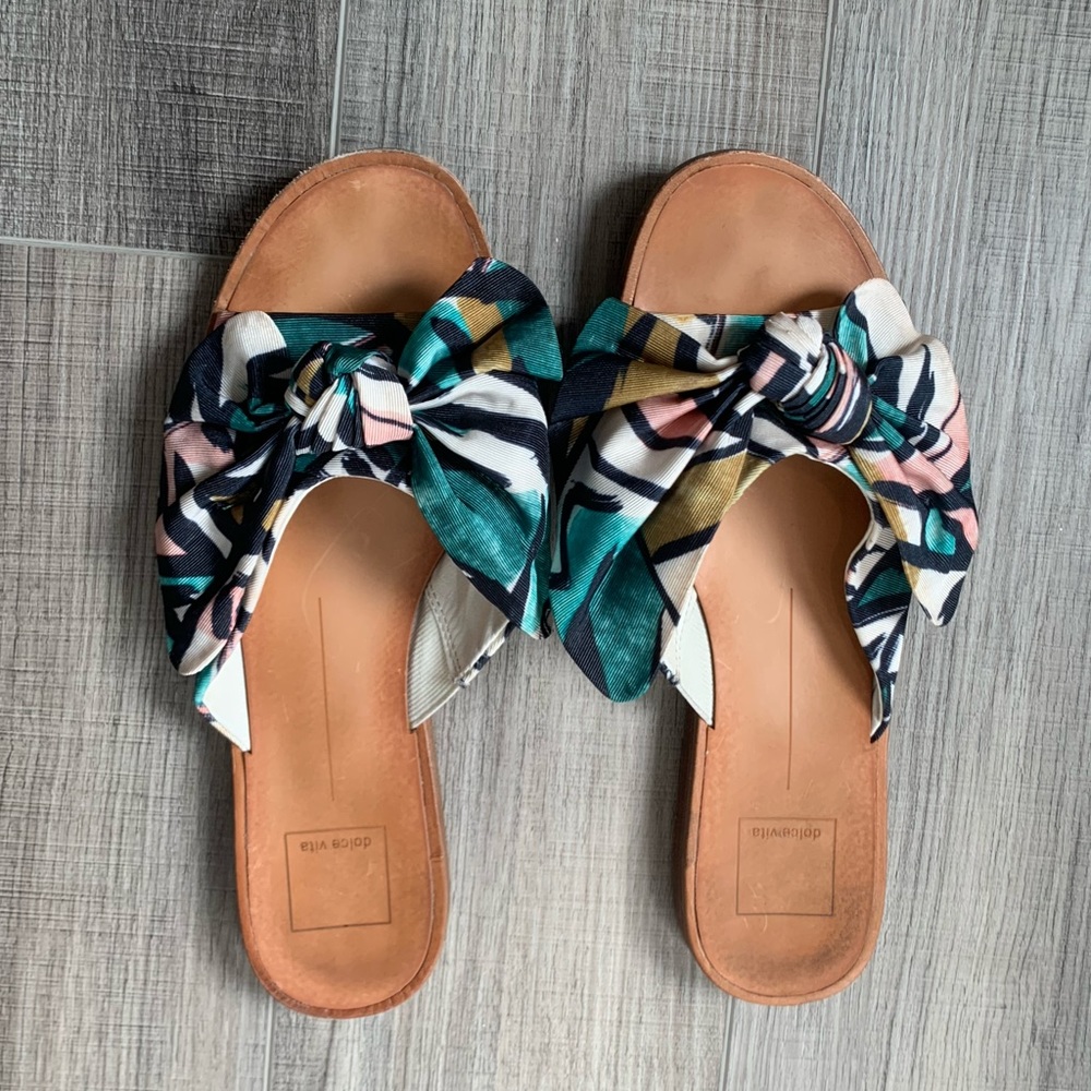 Dolce Vita adorable slides